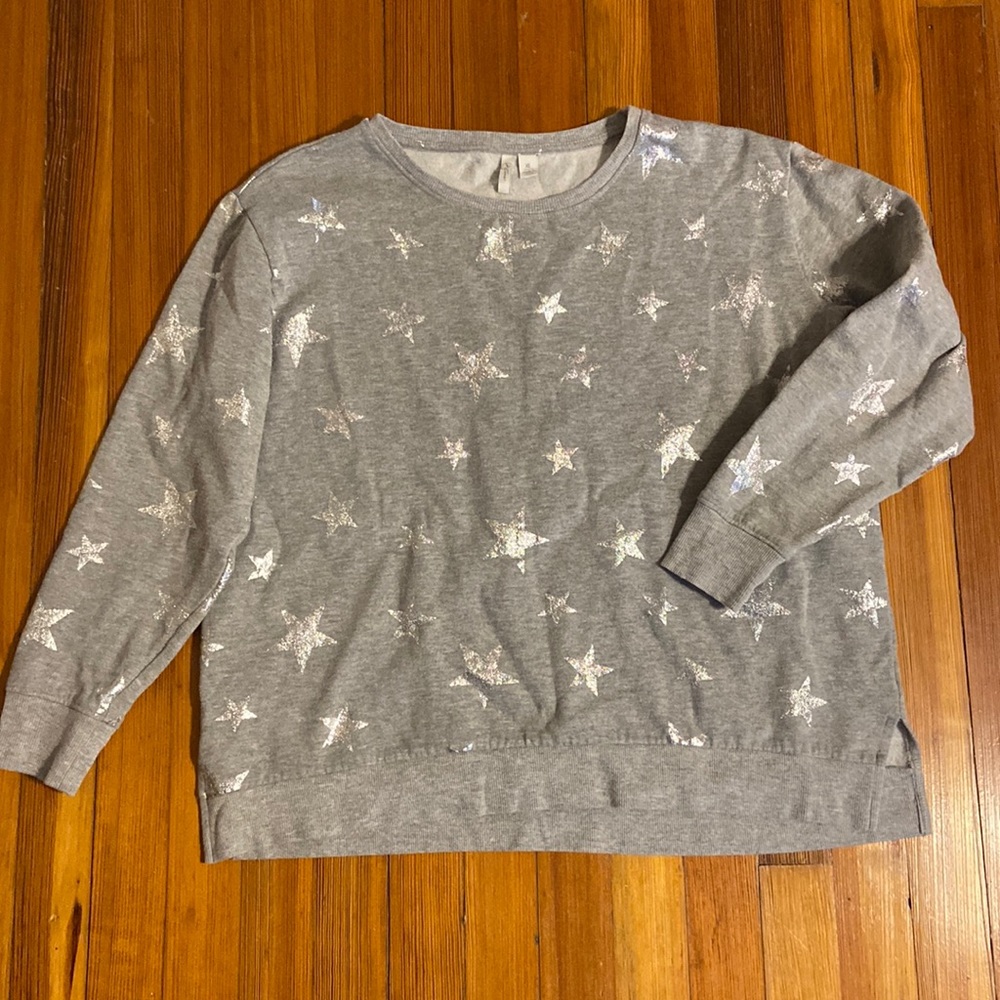 Grey sweatshirt